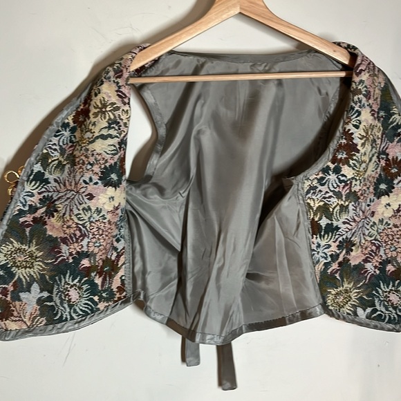 Vintage Tapestry Womans Vest - Picture 5 of 6